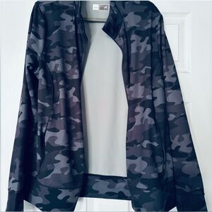 New Lole XXL Women's Black and Gray Camo athletic Jacket.